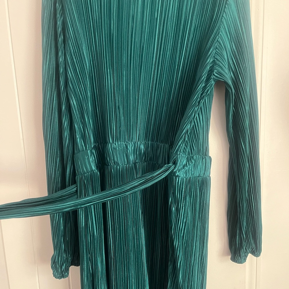 Elegant Teal Pleated Dress - Picture 3 of 10